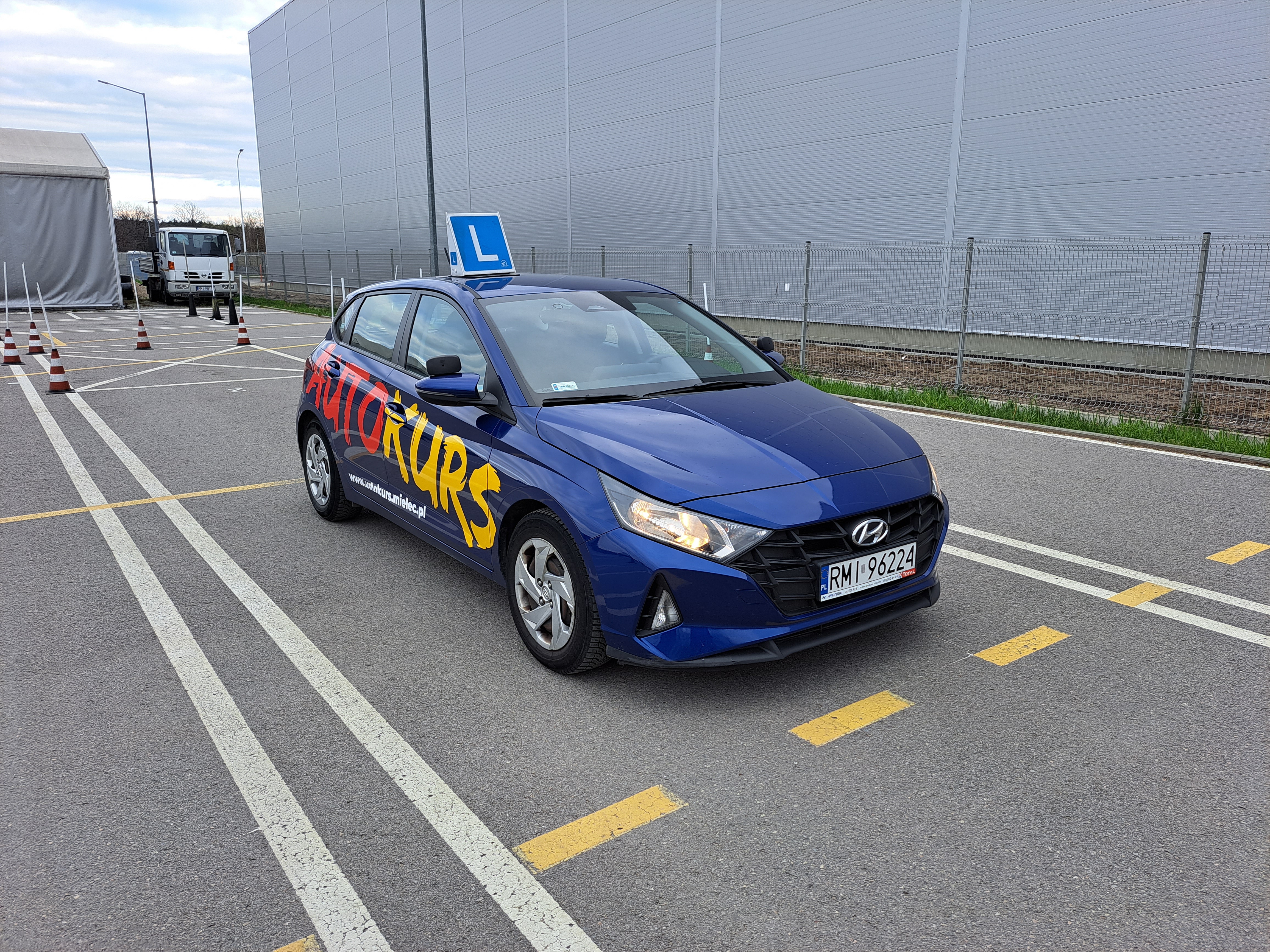 Hyundai i20 - samochód szkoleniowy AUTOKURS