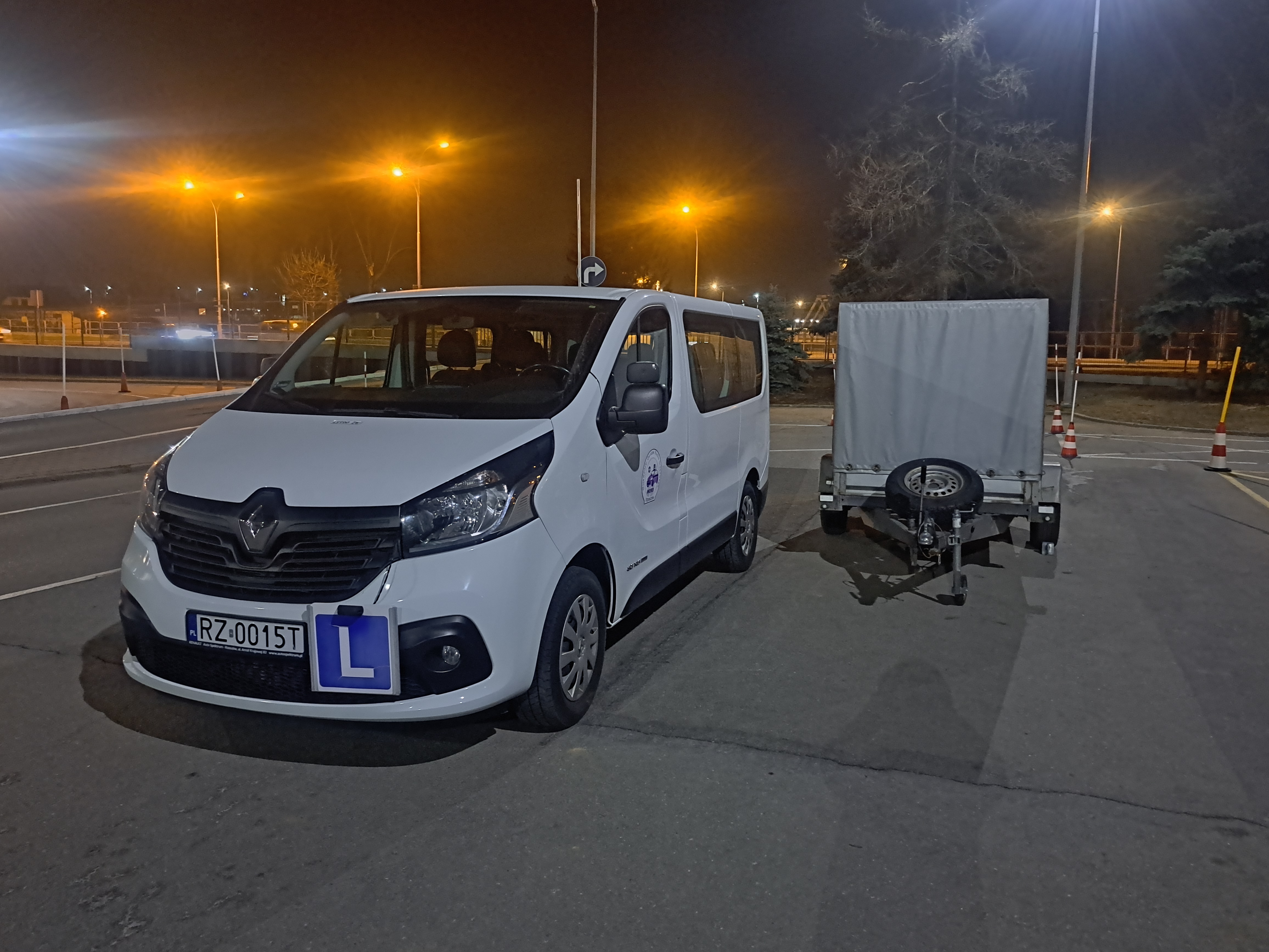 Pojazd szkoleniowy kategorii B+E AUTOKURS